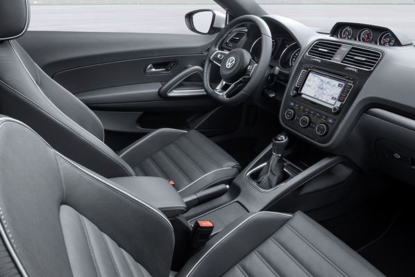 Le coupé Volkswagen Scirocco légèrement restylé reçoit de nouveaux moteurs