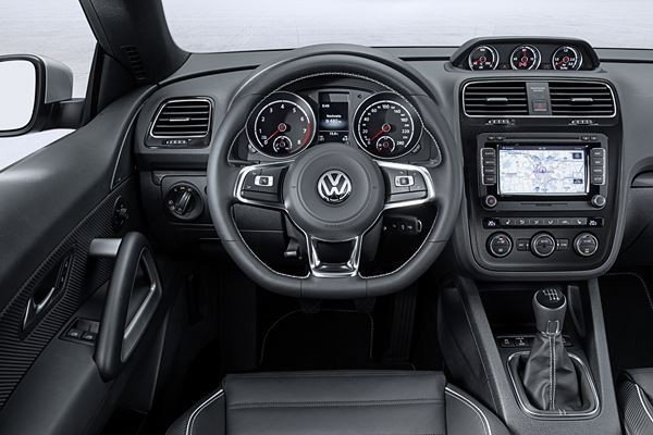 Le coupé Volkswagen Scirocco légèrement restylé reçoit de nouveaux moteurs