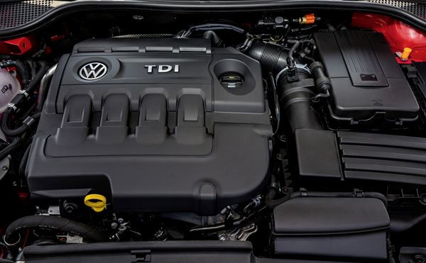 Le coupé Volkswagen Scirocco légèrement restylé reçoit de nouveaux moteurs