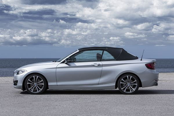 La BMW Série 2 se décline en mode cabriolet