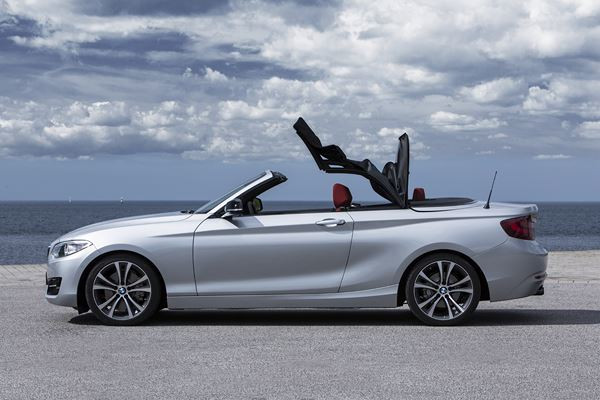 La BMW Série 2 se décline en mode cabriolet