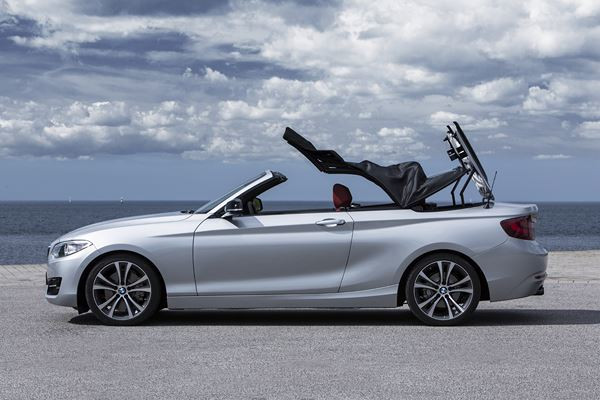 La BMW Série 2 se décline en mode cabriolet
