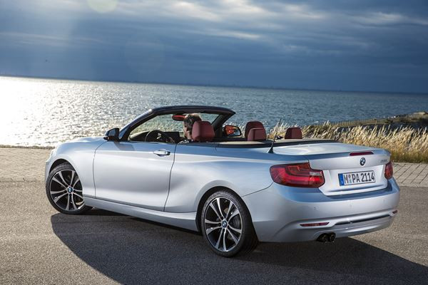 La BMW Série 2 se décline en mode cabriolet
