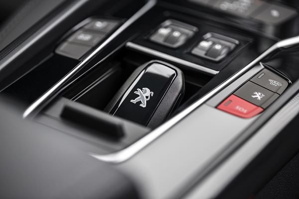 La nouvelle Peugeot 508 inaugure la nouvelle calandre de la marque Peugeot