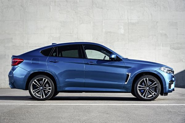 BMW X6 M: prestance imposante et performances routières impressionnantes
