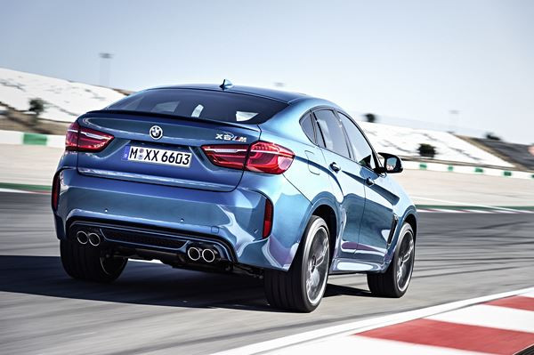 BMW X6 M: prestance imposante et performances routières impressionnantes