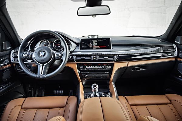 BMW X6 M: prestance imposante et performances routières impressionnantes