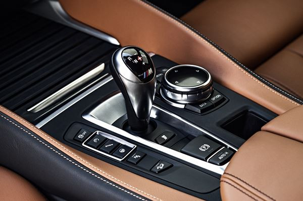 BMW X6 M: prestance imposante et performances routières impressionnantes