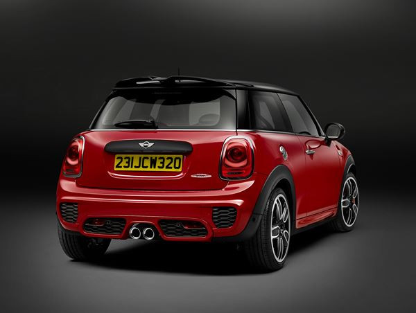 La nouvelle Mini John Cooper Works sur la ligne de départ