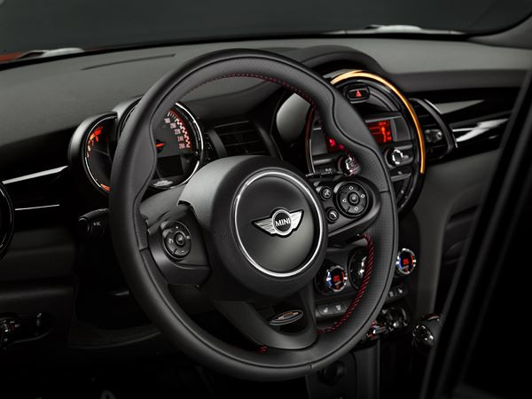 La nouvelle Mini John Cooper Works sur la ligne de départ