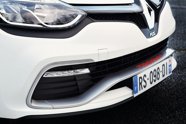 La Renault Clio R.S. 220 EDC se décline en mode Trophy