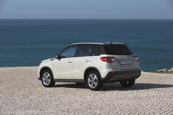 Le Suzuki Vitara adopte un design robuste et une transmission intégrale