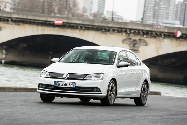 La Volkswagen Jetta relookée en approche