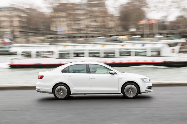 La Volkswagen Jetta relookée en approche