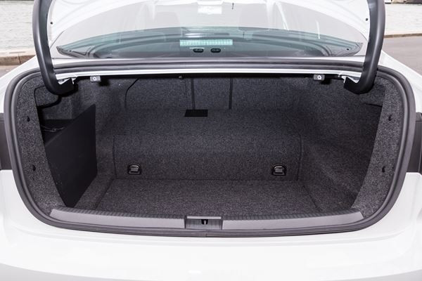 La Volkswagen Jetta relookée en approche