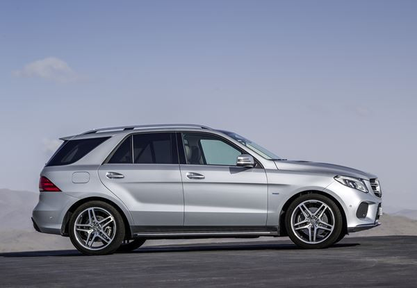 Le SUV haut de gamme Mercedes GLE en approche