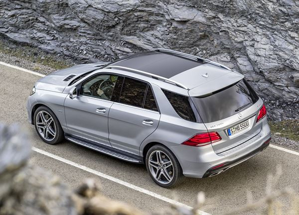 Le SUV haut de gamme Mercedes GLE en approche