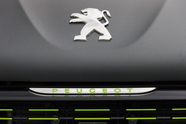 La nouvelle Peugeot 208 affiche un style sportif et racé