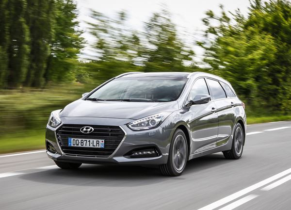 La Hyundai i40 s'offre un style extérieur rajeuni avec une nouvelle calandre hexagonale