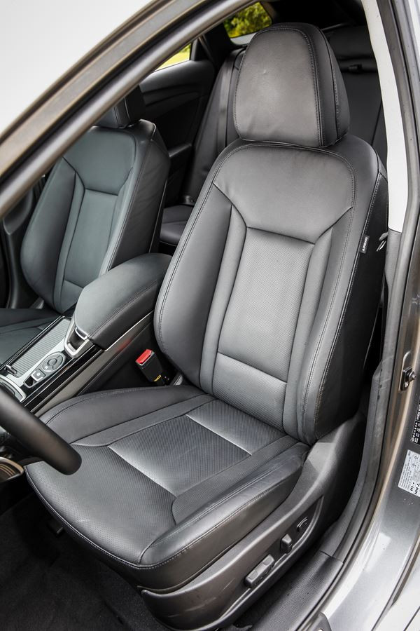 La Hyundai i40 s'offre un style extérieur rajeuni avec une nouvelle calandre hexagonale