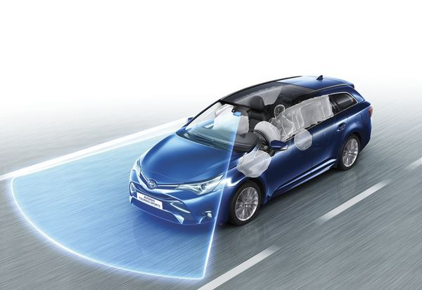 Une Toyota Avensis aux lignes plus dynamiques