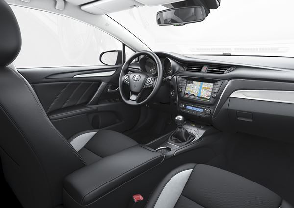 Une Toyota Avensis aux lignes plus dynamiques