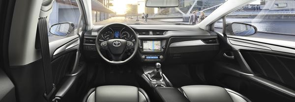 Une Toyota Avensis aux lignes plus dynamiques