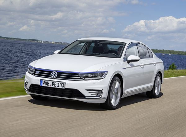 La Volkswagen Passat GTE hybride rechargeable s'affiche à 47 360 euros