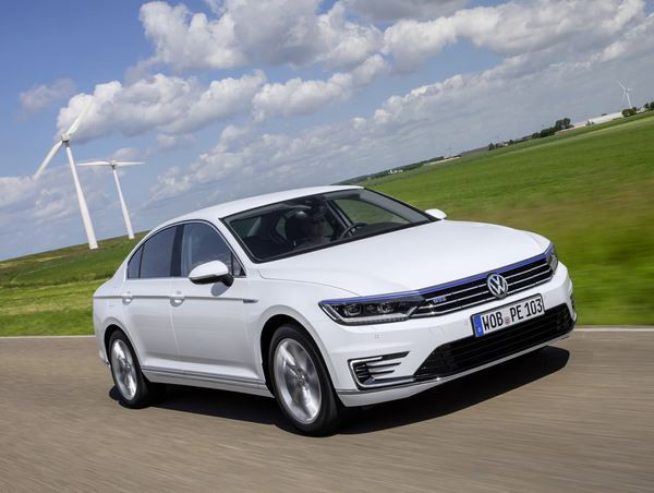 La Volkswagen Passat GTE hybride rechargeable s'affiche à 47 360 euros
