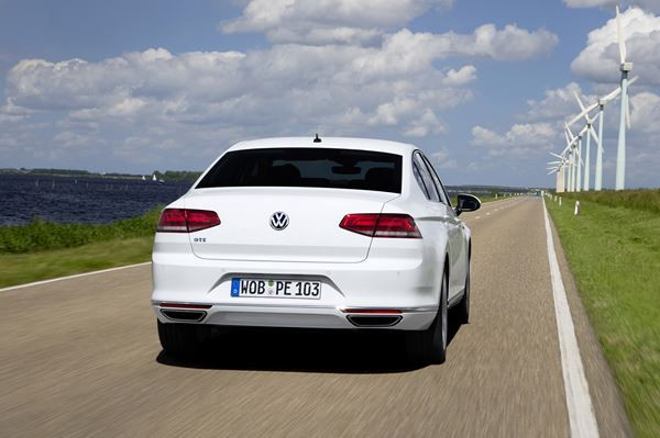 La Volkswagen Passat GTE hybride rechargeable s'affiche à 47 360 euros