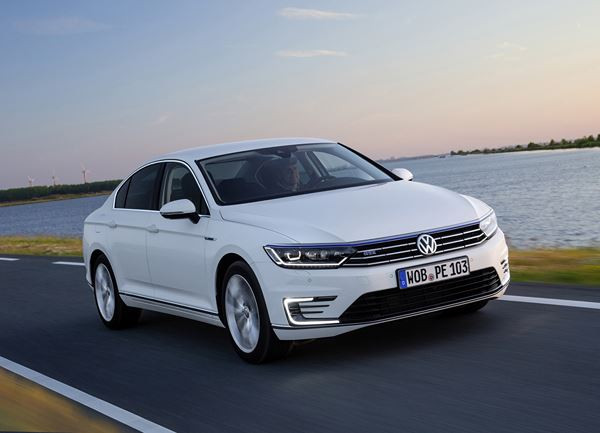 La Volkswagen Passat GTE hybride rechargeable s'affiche à 47 360 euros