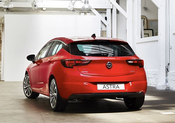 La nouvelle Opel Astra adopte des lignes athlétiques sophistiquées