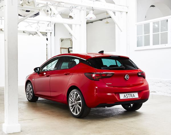 La nouvelle Opel Astra adopte des lignes athlétiques sophistiquées