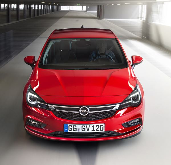 La nouvelle Opel Astra adopte des lignes athlétiques sophistiquées
