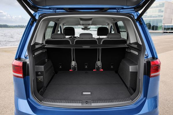 Le Volkswagen Touran s’allonge pour offrir plus d’espace à bord
