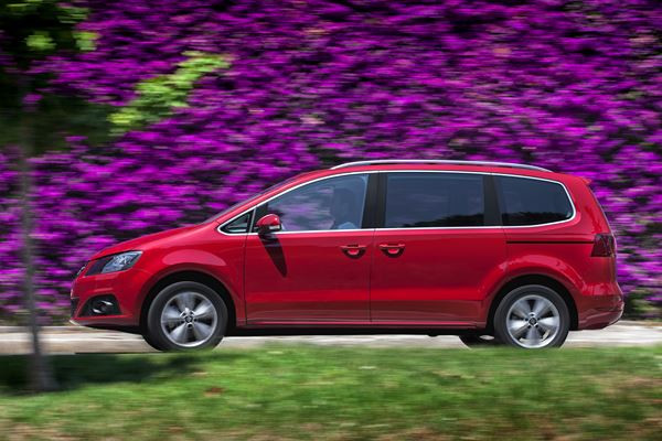 Le Seat Alhambra restylé embarque de nouveaux systèmes d’aide à la conduite