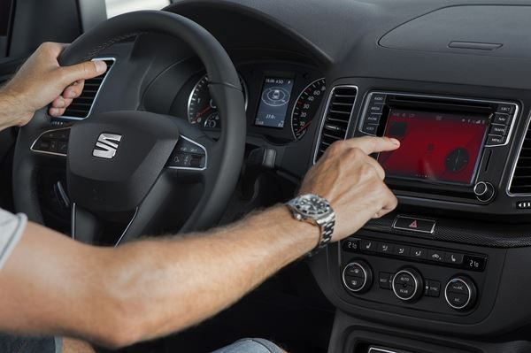 Le Seat Alhambra restylé embarque de nouveaux systèmes d’aide à la conduite
