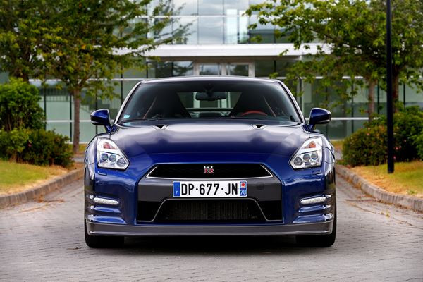 La supercar Nissan GT-R 2015 s'offre des améliorations pour des performances sans compromis