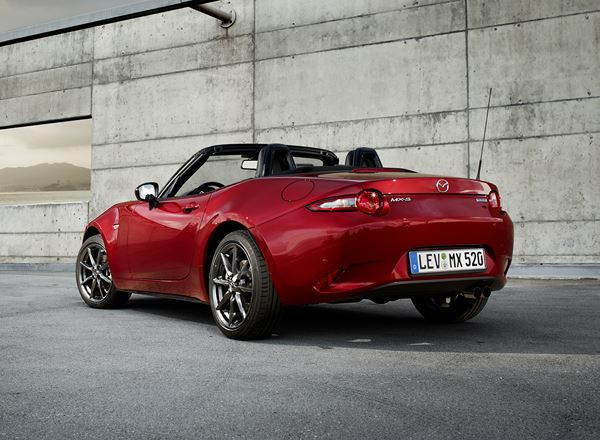 Le roadster Mazda MX-5 de quatrième génération réinterprète le style Kodo