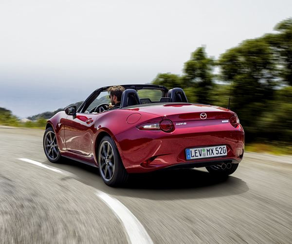 Le roadster Mazda MX-5 de quatrième génération réinterprète le style Kodo