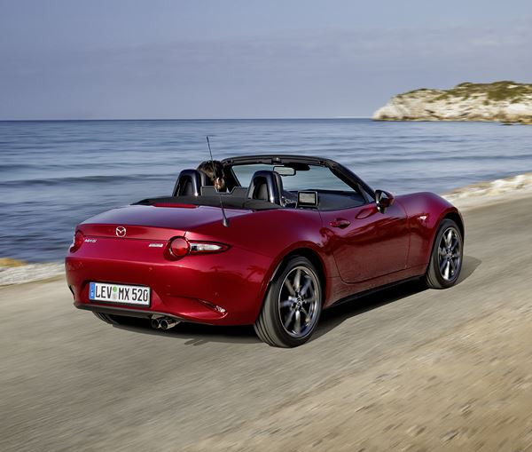 Le roadster Mazda MX-5 de quatrième génération réinterprète le style Kodo