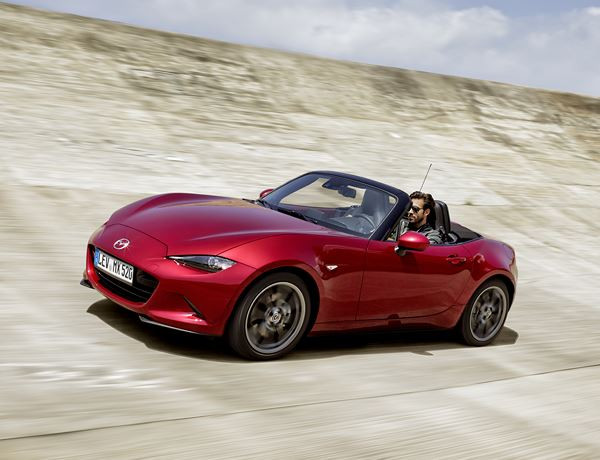 Le roadster Mazda MX-5 de quatrième génération réinterprète le style Kodo