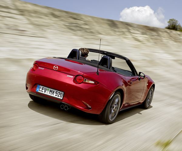 Le roadster Mazda MX-5 de quatrième génération réinterprète le style Kodo