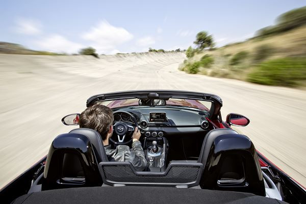 Le roadster Mazda MX-5 de quatrième génération réinterprète le style Kodo
