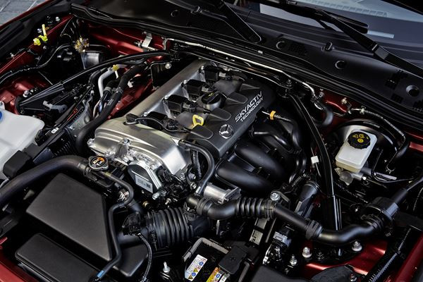 Le roadster Mazda MX-5 de quatrième génération réinterprète le style Kodo