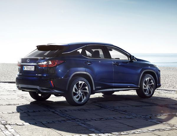 Un Lexus RX de quatrième génération au style audacieux