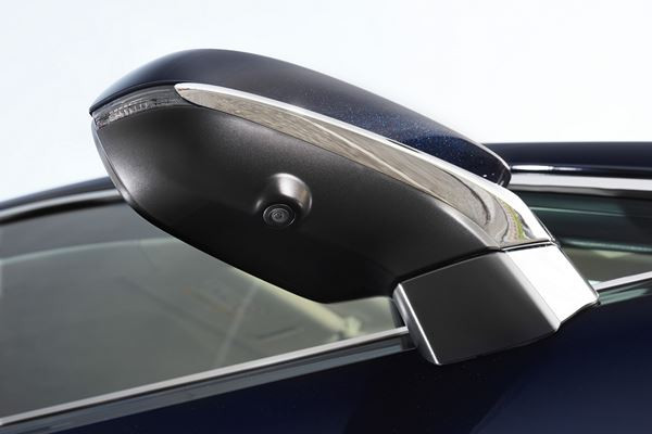 Un Lexus RX de quatrième génération au style audacieux