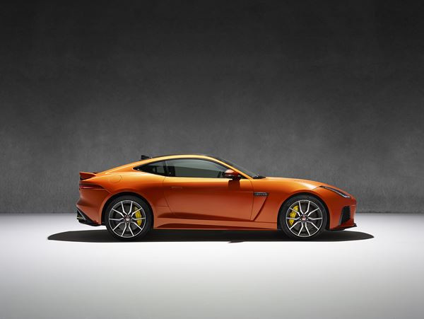 La Jaguar F-Type SVR à moteur V8 5.0L suralimenté développe 575 ch