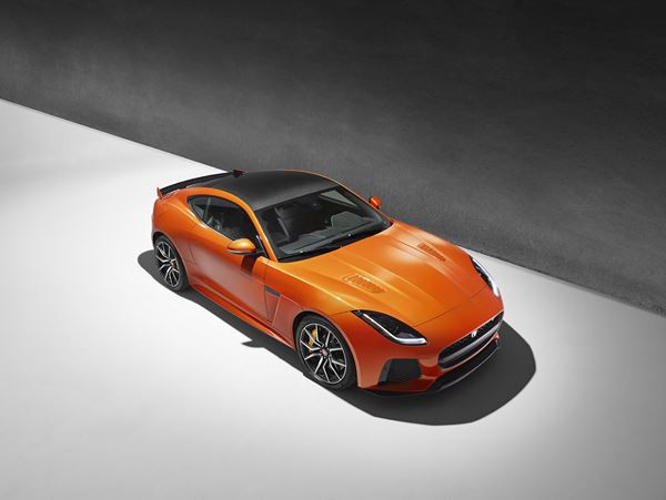 La Jaguar F-Type SVR à moteur V8 5.0L suralimenté développe 575 ch