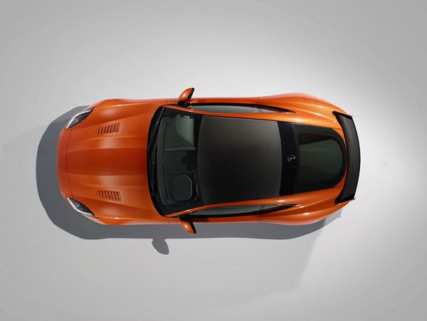 La Jaguar F-Type SVR à moteur V8 5.0L suralimenté développe 575 ch